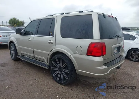 2004 Lincoln Navigator z USA, uszkodzony, nr VIN 5LMFU27R24LJ24394